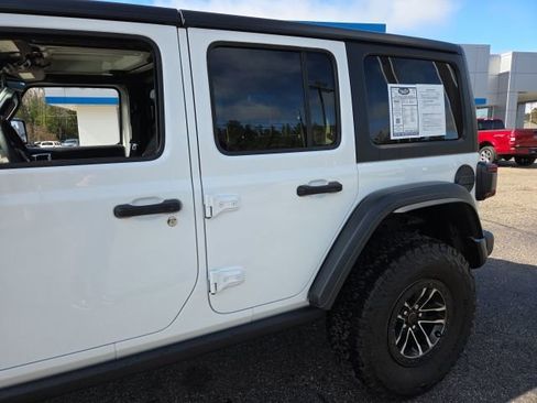 Used 2024 Jeep Wrangler Unlimited Rubicon w/ XTREMEE 35" Tire Package image 38