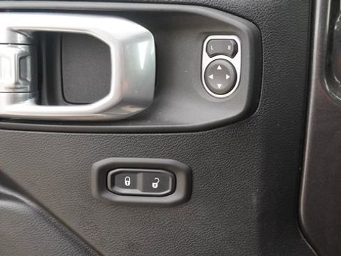 Used 2021 Jeep Gladiator Sport AWD/4WD image 16