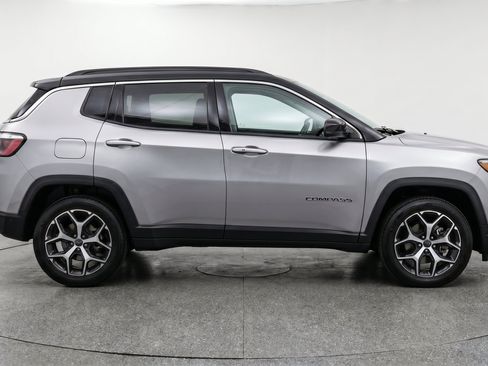 Used 2025 Jeep Compass Limited AWD/4WD image 11