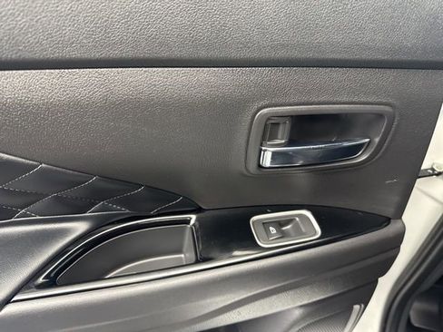 Used 2021 Mitsubishi Outlander GT image 38