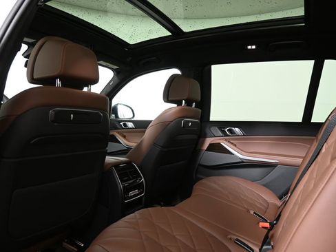 New 2026 BMW X7 xDrive40i w/ M Sport Package AWD/4WD image 32