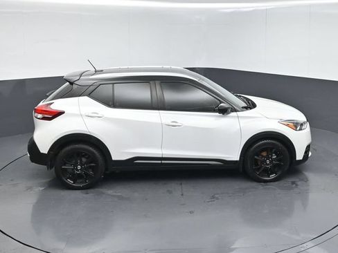Used 2020 Nissan Kicks SR w/ SR Premium Package FWD image 42