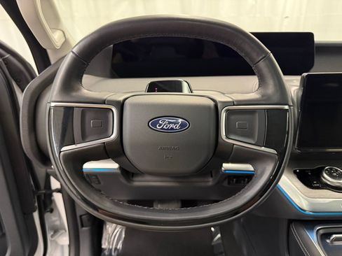 Used 2025 Ford Expedition Max Platinum AWD/4WD image 12