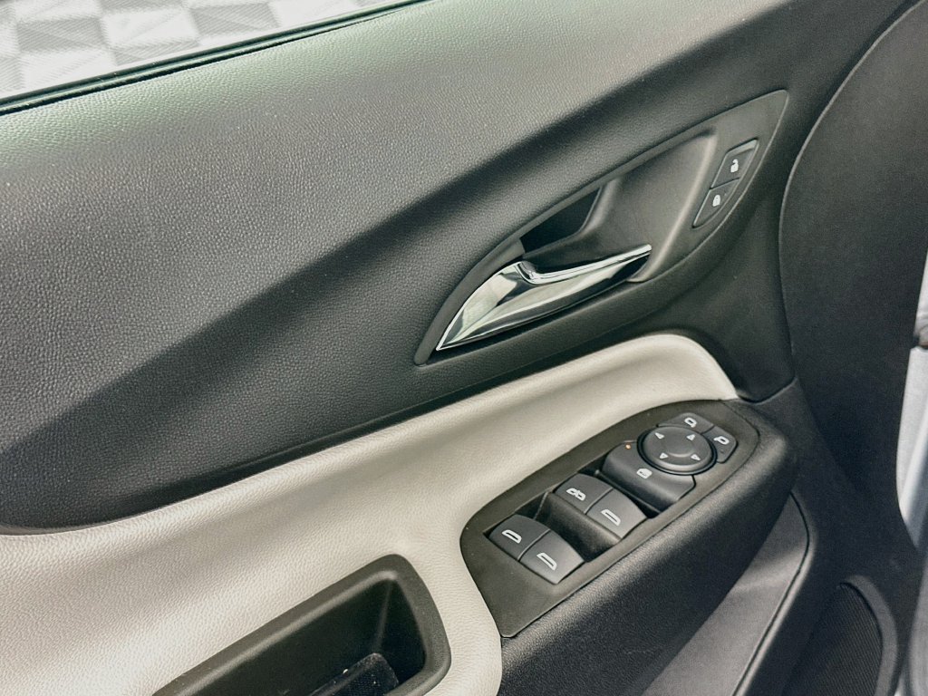 Used 2024 Chevrolet Equinox LS w/ LS Convenience Package FWD image 17