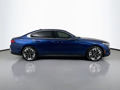 New 2026 BMW 530i xDrive 530i xDrive w/ Premium Package image 4