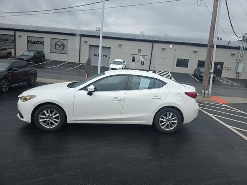 Used 2014 MAZDA MAZDA3 i Touring w/ Technology Package FWD image 2