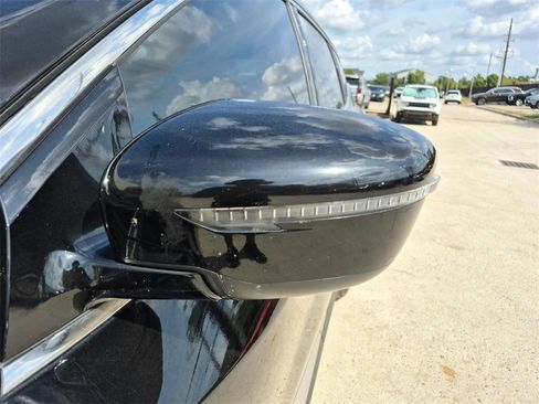 Used 2023 Nissan Murano SV image 14