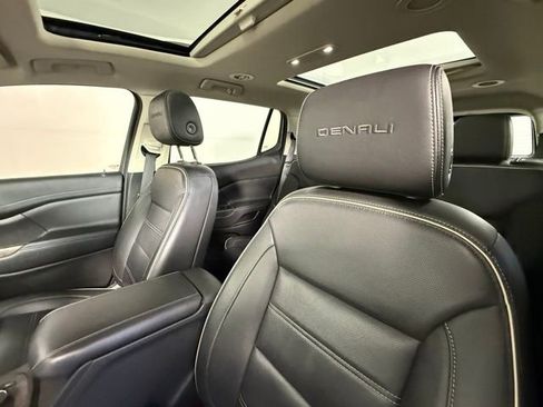 Used 2021 GMC Acadia Denali w/ Denali Technology Package image 4