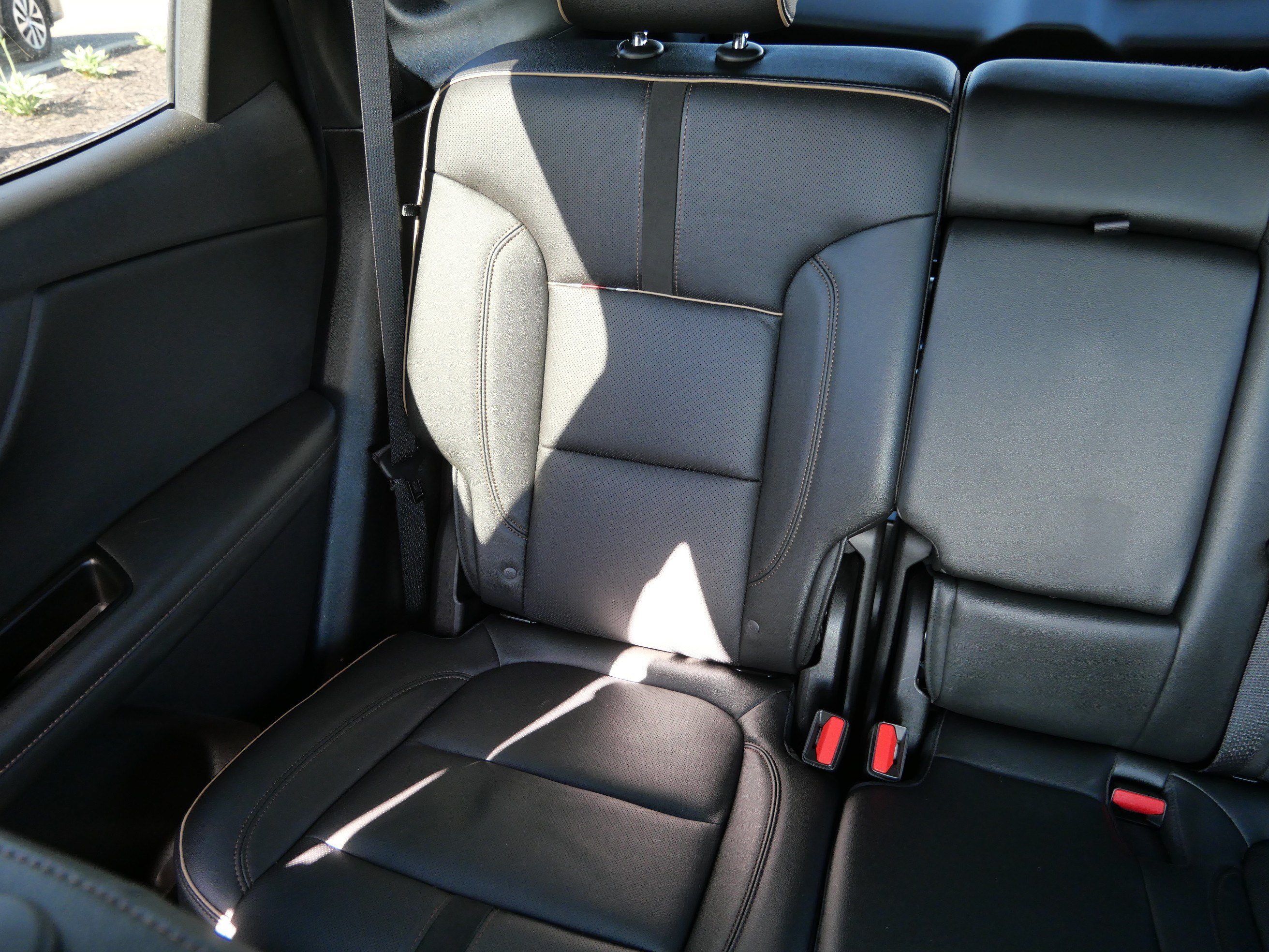 Used 2019 Chevrolet Blazer Premier w/ Sun and Wheels Package AWD/4WD image 12
