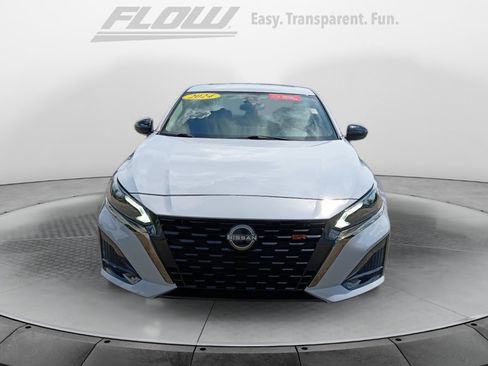 Used 2024 Nissan Altima 2.5 SR w/ SR Premium Package FWD image 2