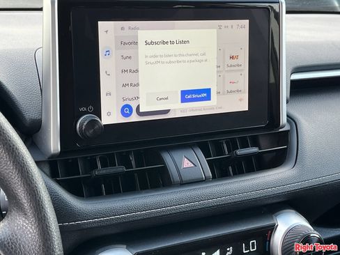 Certified 2025 Toyota RAV4 XLE FWD image 28
