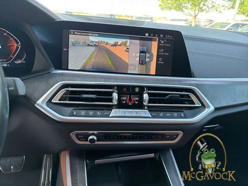 Used 2022 BMW X5 xDrive40i w/ M Sport Package AWD/4WD image 11