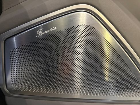 Certified 2023 Porsche Cayenne Turbo S AWD/4WD image 33