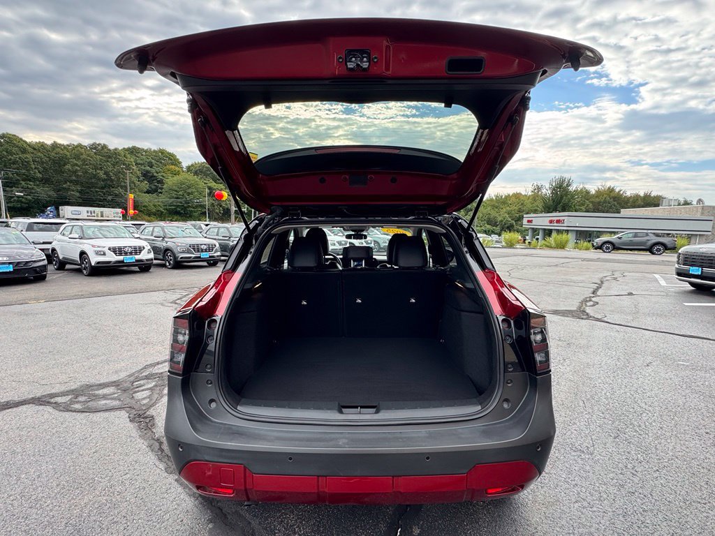Used 2025 Nissan Kicks SR AWD/4WD image 19