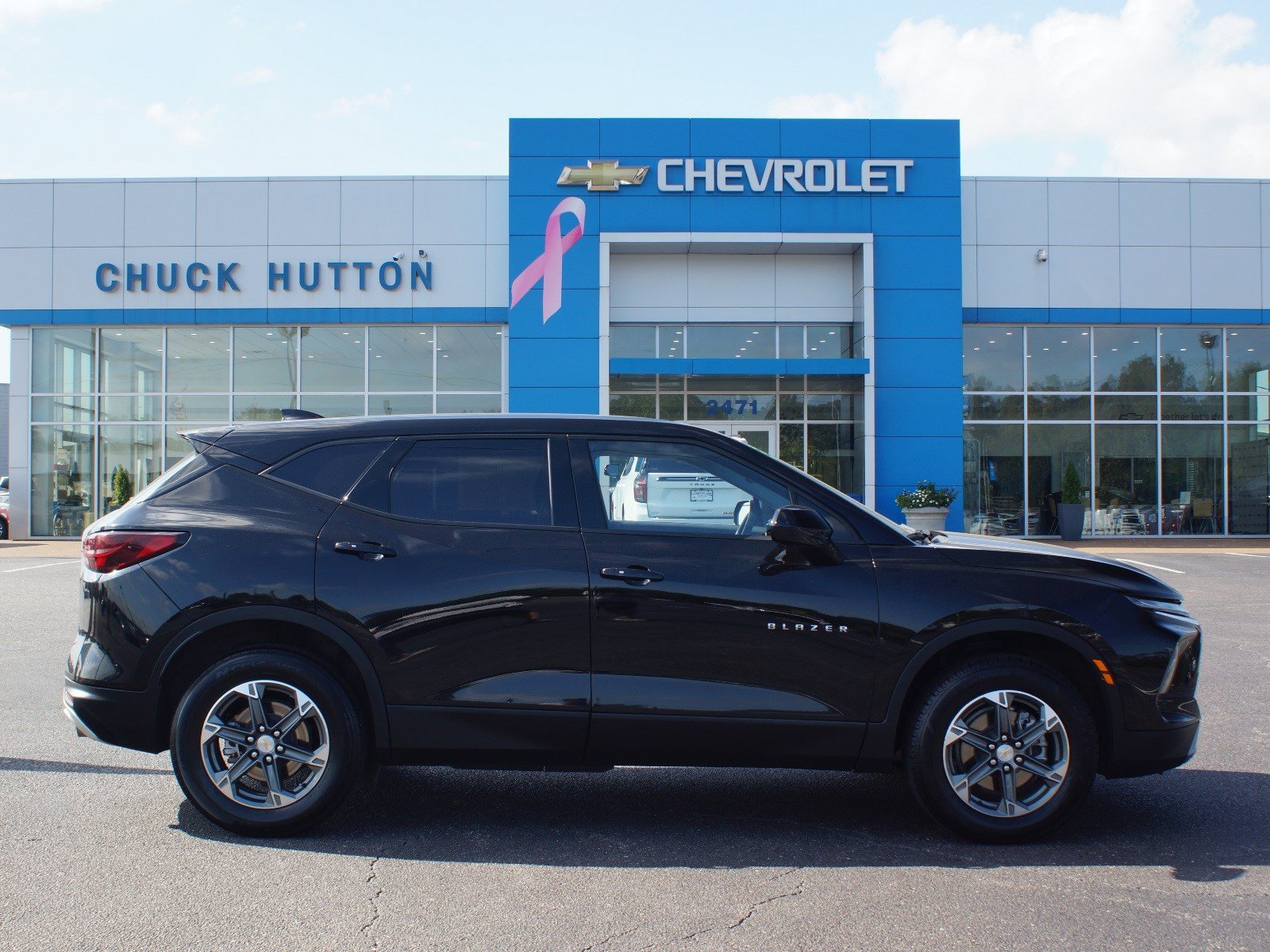 Used 2025 Chevrolet Blazer LT FWD image 1