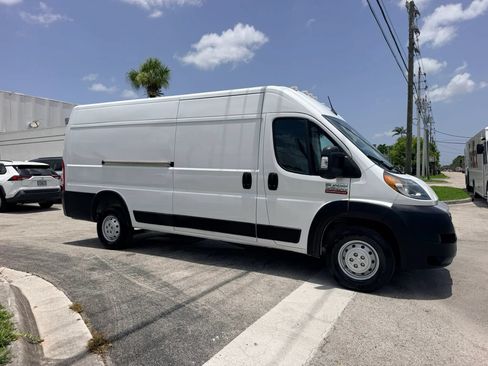 Used 2022 RAM ProMaster 3500 w/ Premium Convenience Group FWD image 4