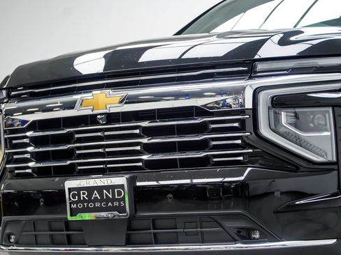 Used 2025 Chevrolet Tahoe Premier AWD/4WD image 2