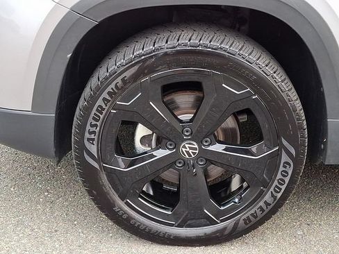 Certified 2025 Volkswagen Taos SEL w/ Black Wheel Plus Package AWD/4WD image 28