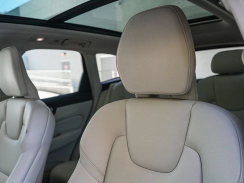 Used 2023 Volvo XC60 B5 Plus w/ Climate Package AWD/4WD image 24