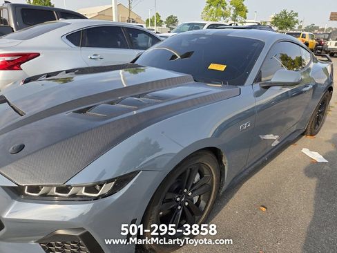 Used 2025 Ford Mustang GT RWD image 5