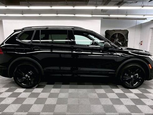 Used 2024 Volkswagen Tiguan SE R-Line w/ MDO Package, Two-Row AWD/4WD image 15