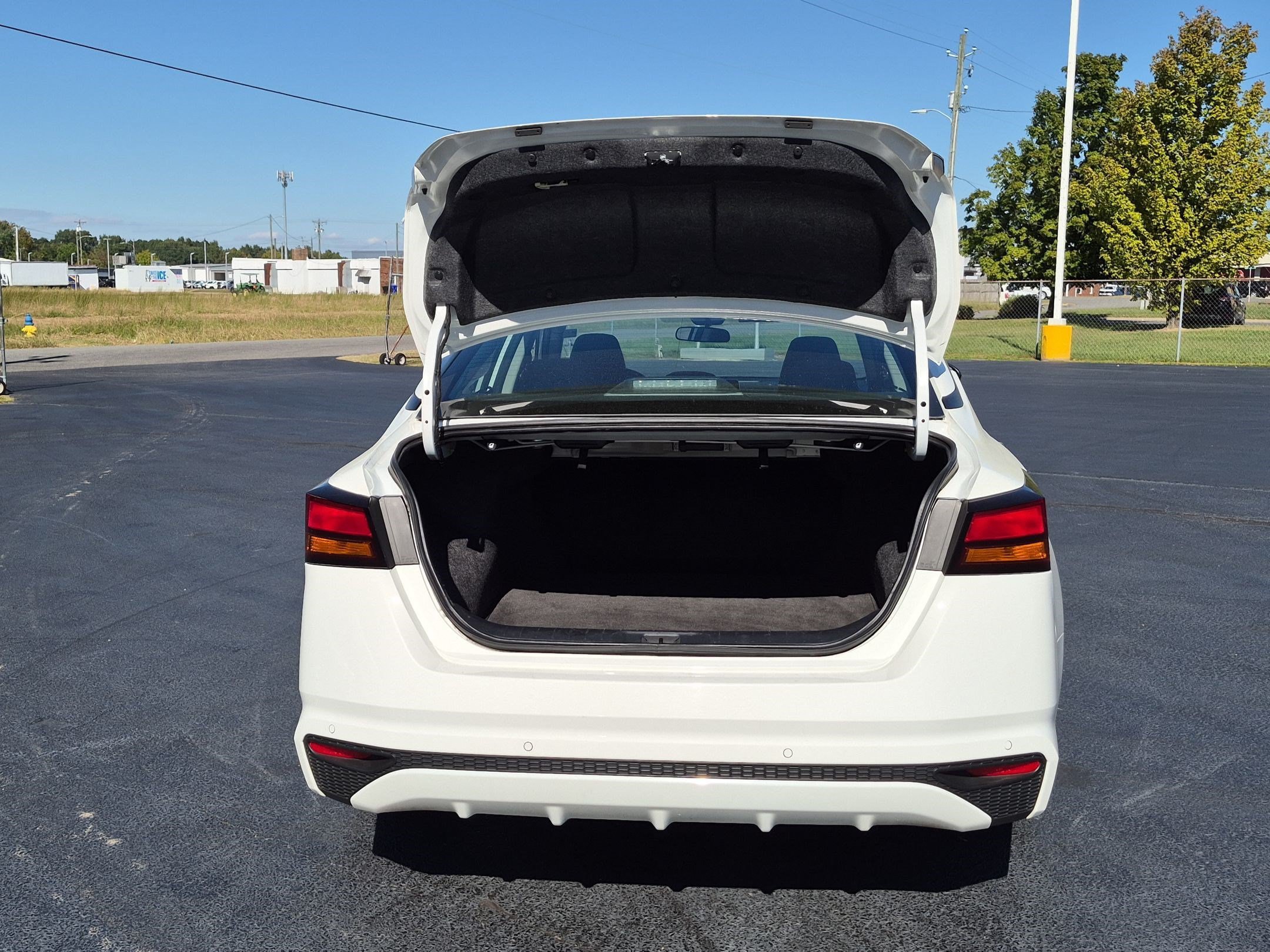 Used 2025 Nissan Altima 2.5 SV FWD image 31