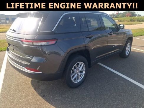 Used 2025 Jeep Grand Cherokee Laredo X w/ Trailer Tow Package AWD/4WD image 35