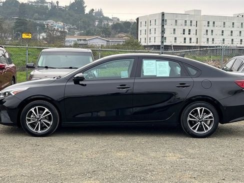 Used 2023 Kia Forte LXS image 10