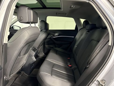 Used 2021 Audi e-tron Premium w/ Convenience Plus Package image 23