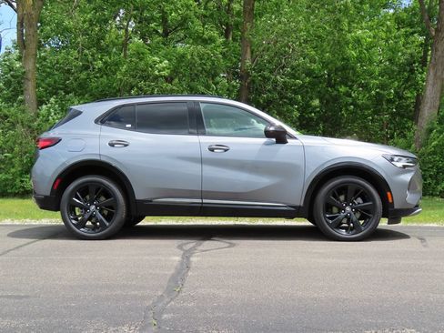 Used 2022 Buick Envision Preferred AWD/4WD image 2