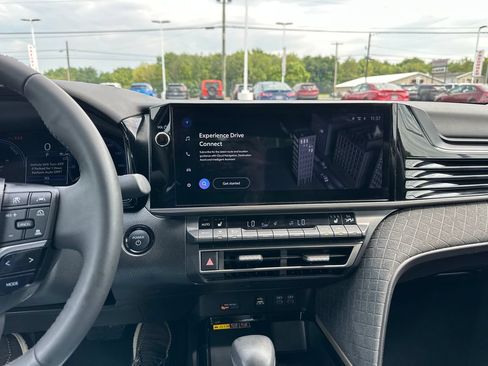 Used 2025 Toyota Camry XLE FWD image 22