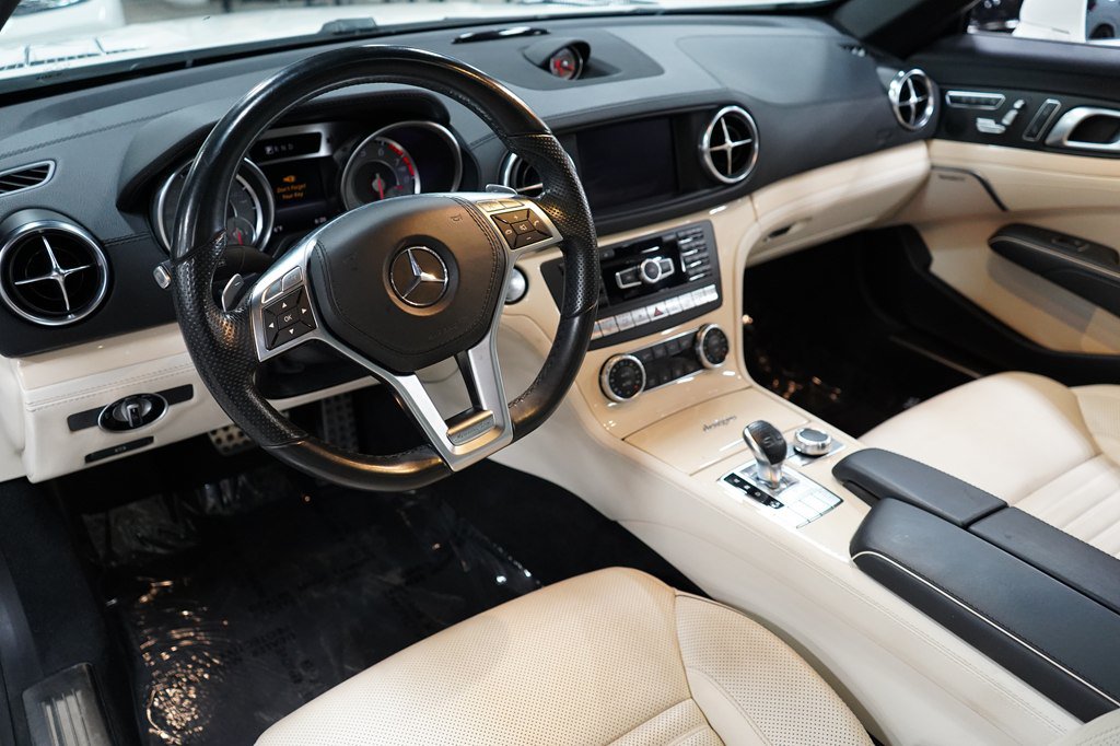 Used 2016 Mercedes-Benz SL 550 w/ Driver Assistance Package image 37