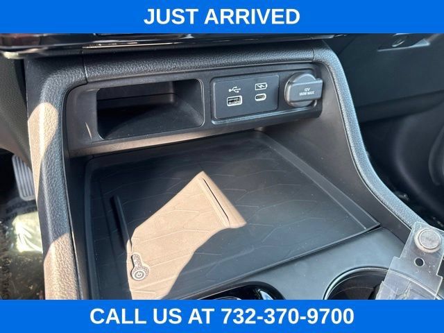Used 2025 Honda Pilot TrailSport image 18