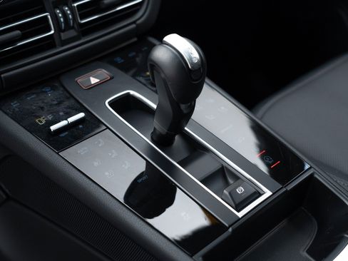 Certified 2026 Porsche Macan AWD/4WD image 26