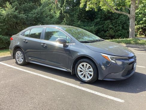 Certified 2025 Toyota Corolla LE w/ LE Premium Package AWD/4WD image 7