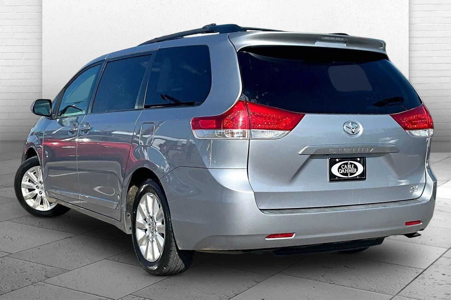 Used 2012 Toyota Sienna XLE w/ Entertainment Pkg AWD/4WD image 9