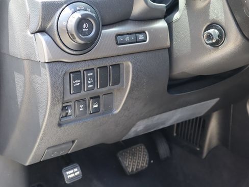 Used 2024 Nissan Titan PRO-4X w/ Pro-4x Convenience Package AWD/4WD image 25