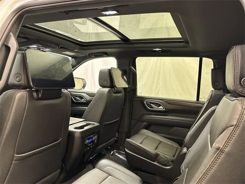 Certified 2024 Chevrolet Suburban High Country image 14