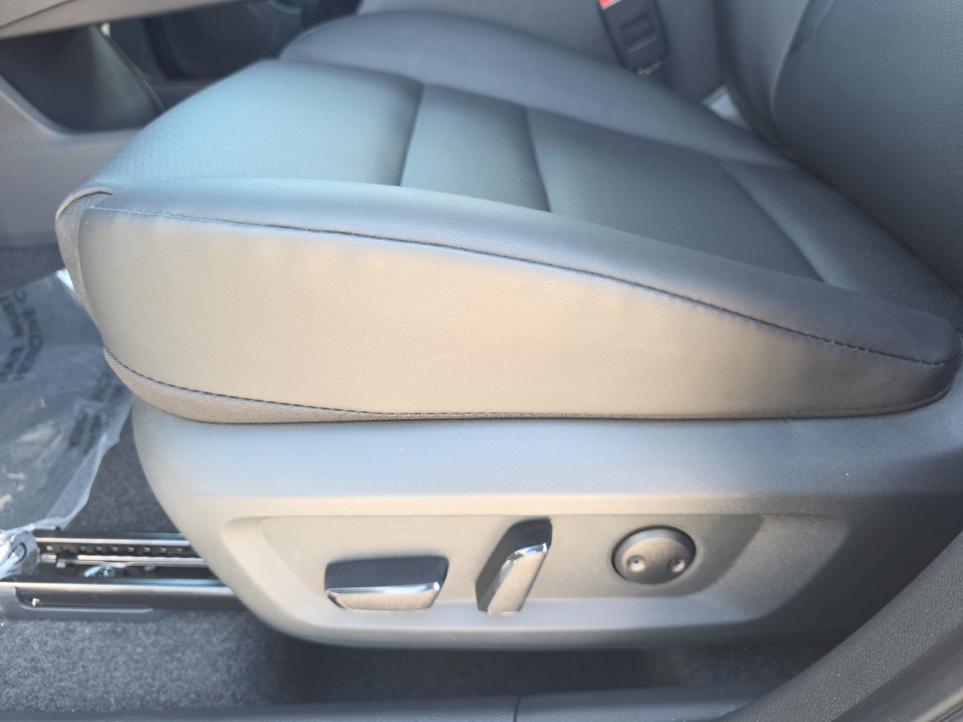 New 2026 Nissan Rogue Dark Armor AWD/4WD image 27