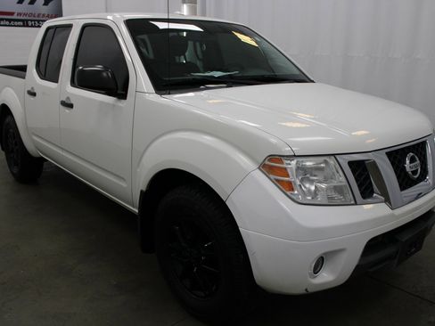 Used 2018 Nissan Frontier SV w/ Value Truck Package image 3