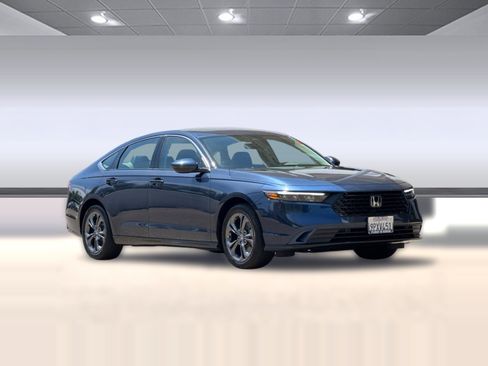 Certified 2025 Honda Accord EX-L image 6