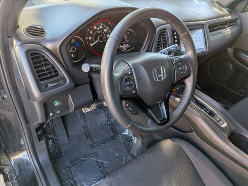 Used 2021 Honda HR-V Sport image 10
