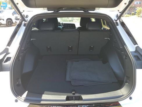 Used 2026 Chevrolet Equinox EV LT w/ Convenience Package II AWD/4WD image 8