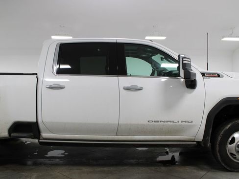 Used 2023 GMC Sierra 3500 Denali w/ Denali Ultimate Package image 11
