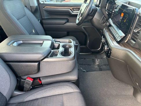 Used 2024 Chevrolet Silverado 1500 LT w/ Z71 Off-Road Package image 14