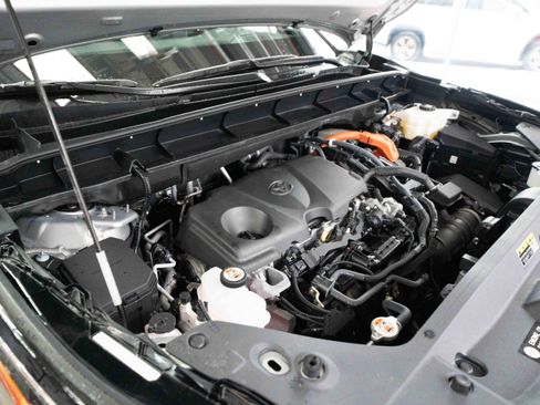 Used 2024 Toyota Highlander Platinum image 30