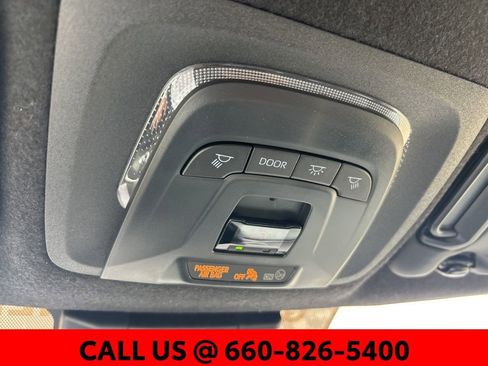 Certified 2025 Toyota Corolla SE w/ Convenience Package image 22