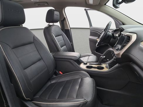 Used 2019 GMC Acadia Denali image 11