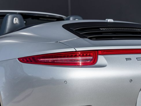 Certified 2014 Porsche 911 Carrera 4S image 15
