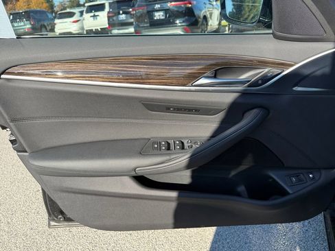 Used 2020 BMW 530e image 11